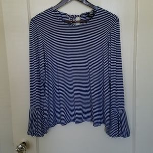 Bobeau bell sleeve top